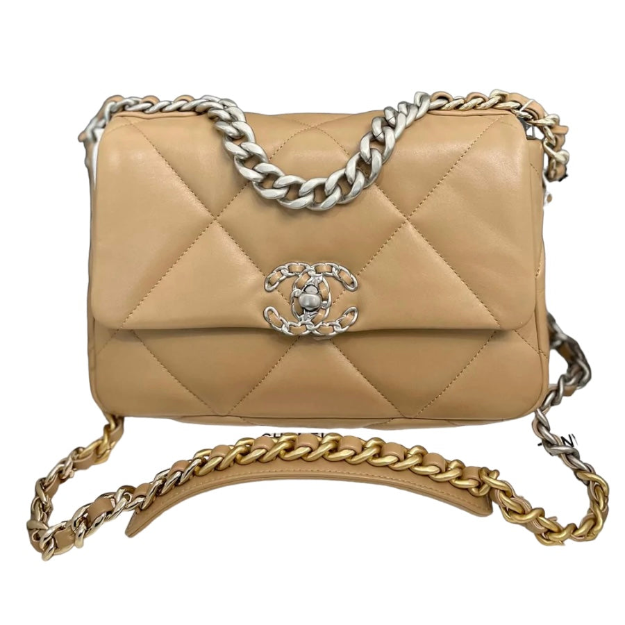 Chanel 19 Maxi Light Beige, As New in Dustbag