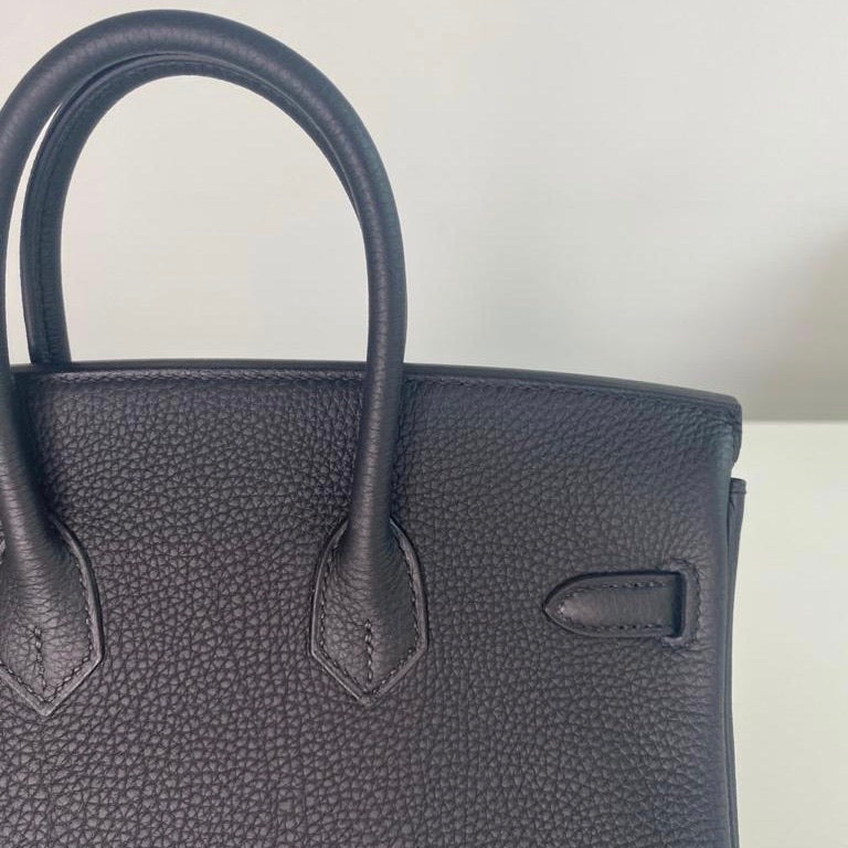 New Arrival! 🖤 This Brand New Birkin 25 in Black Togo with Gold